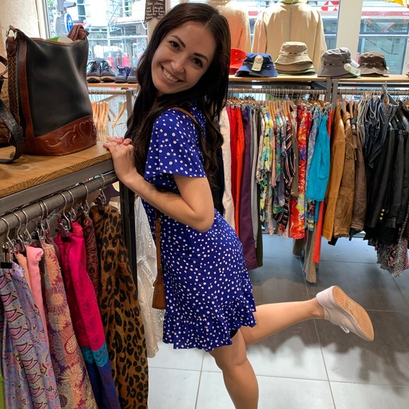 Meet your Posher, Brielle - Picture 2 of 2